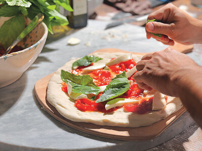 Cofanetto regalo Pizzaiolo per un giorno: crea la pizza perfetta con un corso da Grand Tour Italia per 1 persona