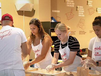 Cofanetto Pizzaiolo per un giorno: crea la pizza perfetta con un corso da Grand Tour Italia per 1 persona