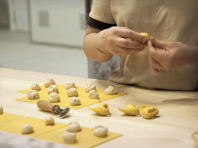 Sfoglini per un giorno: corso sulla pasta tradizionale Bolognese a Grand Tour Italia per 2 persone