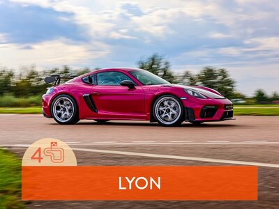 Coffret cadeau Stage de pilotage : 4 tours sur le circuit de Saint-Laurent-de-Mure en Porsche Cayman 718 GT4 RS