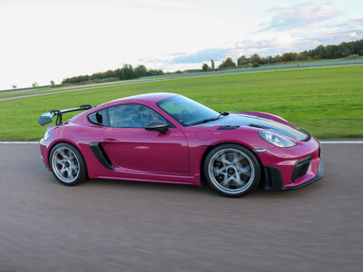 Coffret Stage de pilotage : 3 tours sur le circuit de Haute Saintonge en Porsche Cayman 718 GT4 RS