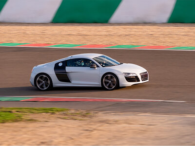 Stage de pilotage multivolant : 2 tours en Audi et 2 tours en Ferrari 296 GTB sur le circuit de Nogaro