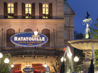 Un biglietto Disneyland® Paris per 2 adulti (2 parchi)