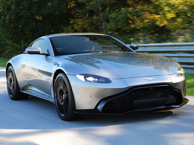 Coffret Stage de pilotage : 2 tours sur le circuit d'Alès en Aston-Martin Vantage