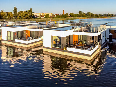 Geschenkbox 2 Hausboot-Übernachtungen an der Ostsee mit Therme und Eiswelt Eintritt in Ribnitz-Damgarten