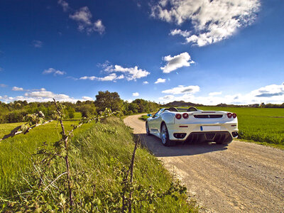 Ruta de 20 km en Ferrari F430 Spider en Navarra para 2 personas