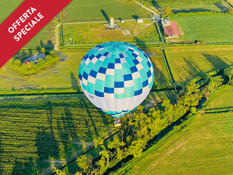 Avventura in mongolfiera vicino a Milano: volo panoramico di 1h e sfiziosa degustazione a Morimondo