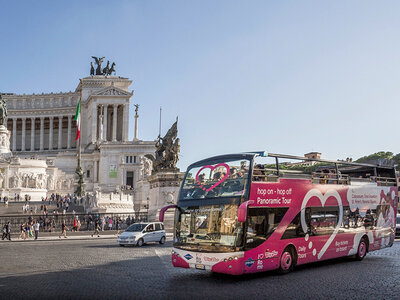 Cofanetto Tour Hop On Hop Off a Roma: 24 ore per scoprire i tesori della Città Eterna