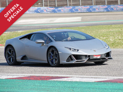 Cofanetto regalo 2 giri su pista al prezzo di 1 in Lamborghini Huracán EVO