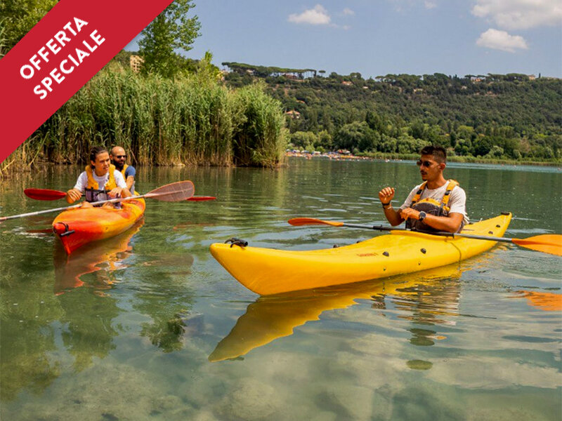 In kayak nell’antica Roma: tour con degustazione sul lago di Castel Gandolfo per 1