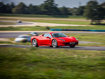 Coffret Stage de pilotage : 2 tours sur le circuit de Dijon-Prenois en Ferrari F458 Italia