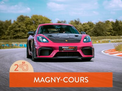 Coffret cadeau Stage de pilotage : 2 tours sur le circuit de Magny-Cours en Porsche 718 Cayman GT4 RS