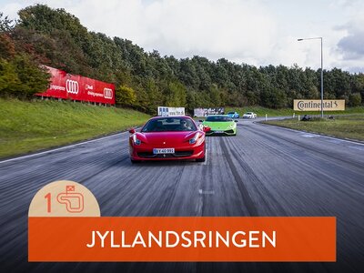 Presentbox Kör sportbil: 1 varv i Ferrari på Jyllandsringen