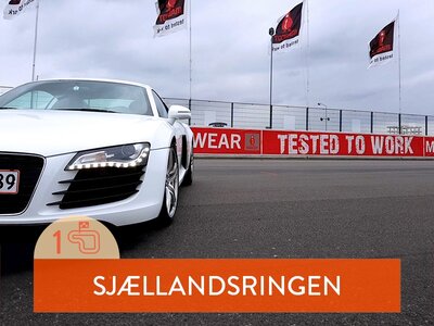 Presentbox Kör sportbil: 1 varv i Audi R8 på Sjællandsringen