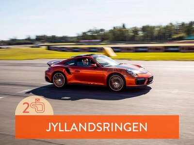 Presentbox Kör sportbil: 2 varv i Porsche GT3 RS på Jyllandsringen