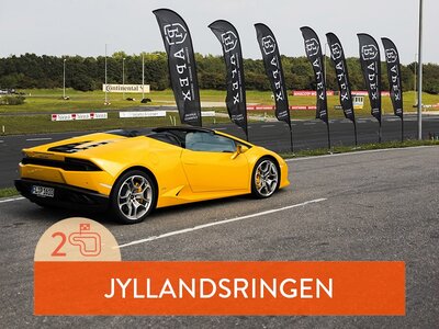 Presentbox Kör sportbil: 2 varv i Lamborghini på Jyllandsringen