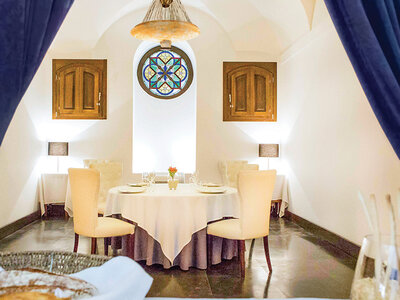 Caja regalo Segovia en el plato: 1 menú con maridaje en el restaurante Villena