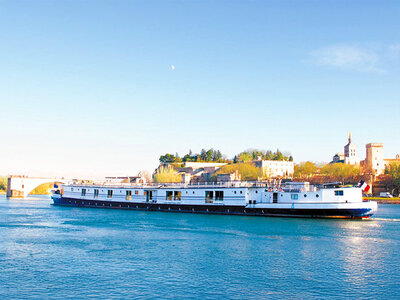 Coffret 2 jours à bord d'un bateau-hôtel au cœur d'Avignon