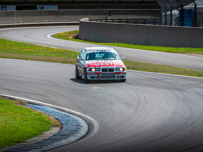 Coffret cadeau Stage de pilotage : 8 tours sur le circuit de Pau Arnos en Cupra Leon ou en BMW Superberline 2.0