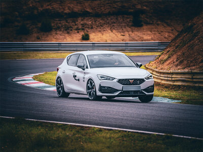 Coffret Stage de pilotage : 8 tours sur le circuit de Pau Arnos en Cupra Leon ou en BMW Superberline 2.0