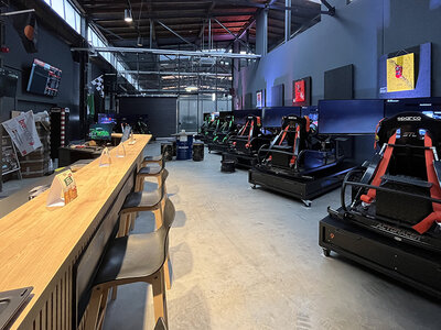 Box 60 Minuten Full Motion Rennsimulation in Berlin