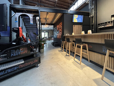 Geschenkbox 60 Minuten Full Motion Rennsimulation in Berlin