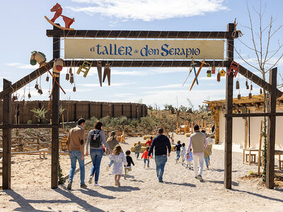 Caja Puy du Fou España: 2 entradas de adulto y 2 entradas de niño para 2 días consecutivos