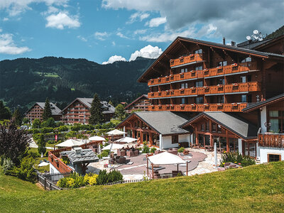 Cofanetto regalo 1 notte in Junior Suite con accesso alla Spa e cena al Chalet RoyAlp Hôtel & Spa 5*