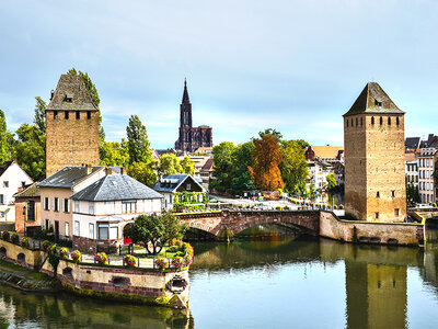 Cofanetto Sulle strade incantante di Borgogna e Alsazia con un viaggio in auto di 2 notti in hotel 3*