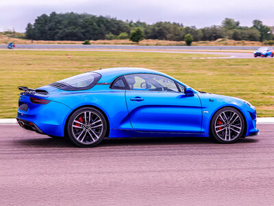 Coffret cadeau Stage de pilotage : 5 à 6 tours de circuit au volant d'une Alpine A110 S