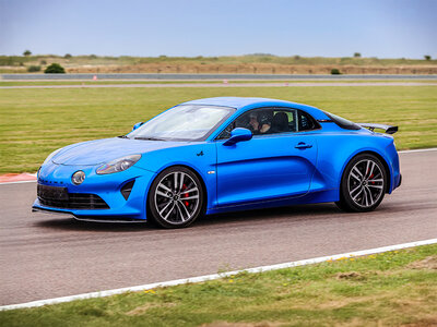 Stage de pilotage : 5 à 6 tours de circuit au volant d'une Alpine A110 S