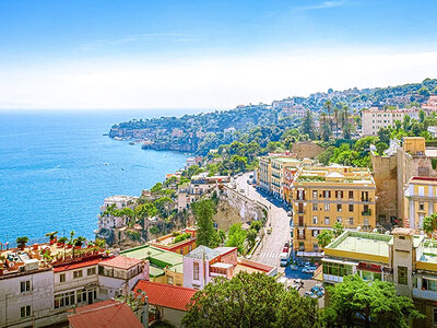 Presentbox 4-stjärnig semester i Napoli med guidad tur tlil Vesuvius för 2