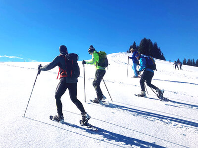 Box Actionreicher Winterspaß mit Schneeschuhwandern & Airboarding im Allgäu