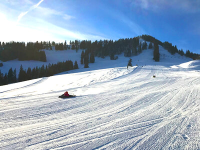 Actionreicher Winterspaß mit Schneeschuhwandern & Airboarding im Allgäu