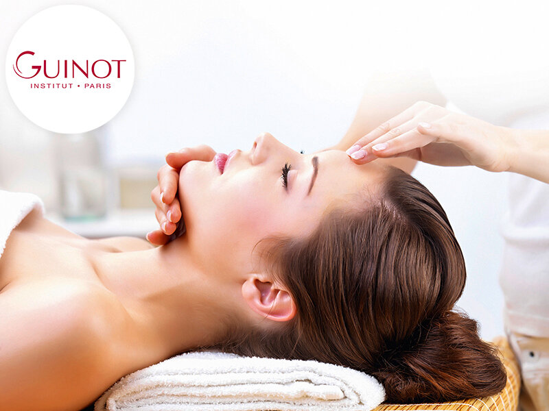 Séance de beauté avec un soin du visage Lift Summum Guinot