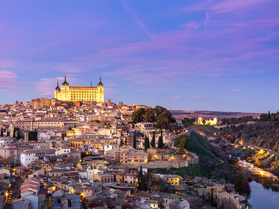 Toledo y Puy du Fou: 2 entradas y acceso a show nocturno y 1 noche en hotel de 4* o 5*