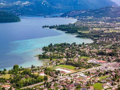 Vol en hélicoptère de 30 min pour 2 personnes au-dessus de Chambéry et ses environs