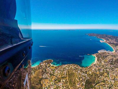 Vol en hélicoptère de 30 min pour 2 personnes au-dessus de Hyères et ses environs