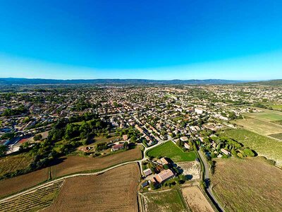 Vol en hélicoptère de 30 min pour 2 personnes au-dessus des villages du Luberon