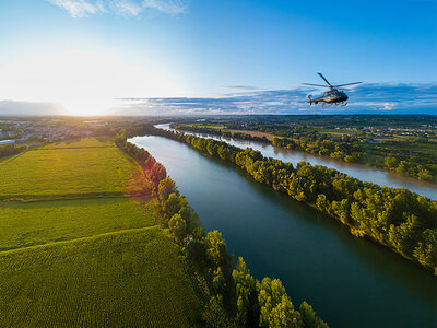 Coffret cadeau Vol en hélicoptère de 30 min pour 2 personnes au-dessus de Bordeaux et ses environs