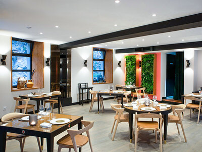 Coffret cadeau Adresses primées : menu 6 plats avec vin au restaurant Puits du Trésor près de Carcassonne