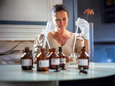 Coffret cadeau Atelier de création de parfum d’intérieur au cœur d'Aix-en-Provence pour 2 personnes