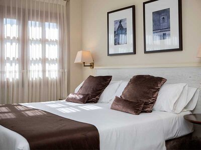 Escapada a Segovia: 1 noche con desayuno y bombones en Hotel San Antonio El Real 4*
