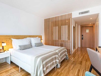 Caja Destino... ¡Algarve!: 1 noche con desayuno y spa en Algarve Race Resort Hotel 5*