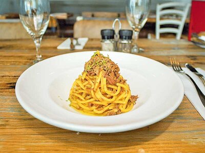 El regalo perfecto para papá: 1 cena exquisita con vino