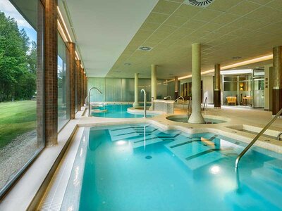 Caja regalo Relax en Aragón: acceso a spa en Hotel Monasterio de Boltaña 5* para 2 personas