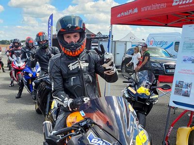 Stage de pilotage avec votre moto sur le circuit de Fontenay-le-Comte