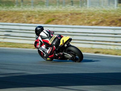 Coffret cadeau Stage de pilotage avec votre moto sur le circuit de Fontenay-le-Comte