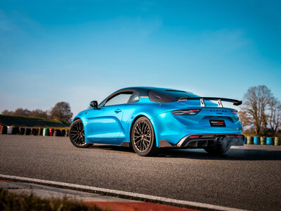 Stage de pilotage : 2 tours de circuit au volant d'une Alpine A110 R