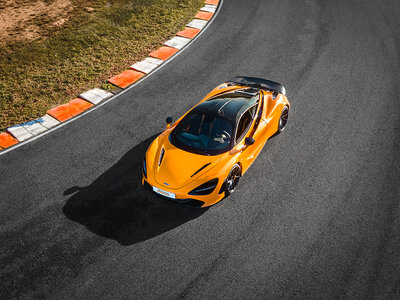 Stage de pilotage : 2 tours de circuit au volant d'une McLaren 720S